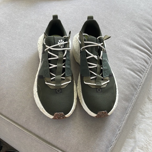 Nike hunter green recycled sole men’s shoe. - Picture 3 of 5